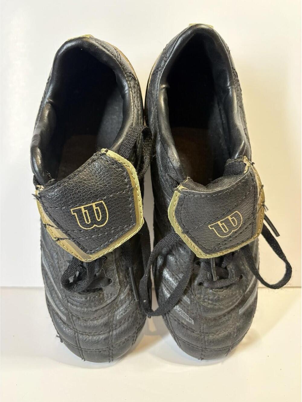 Wilson Boys Size 2 Soccer Cleats 089-2573-4